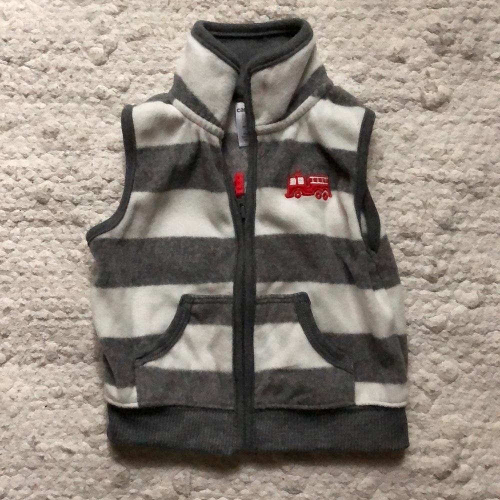 Carters fleece vest size 9 months